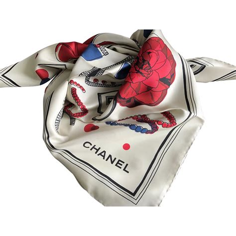 foulard chanel prix neuf|Foulard Chanel (Luxe) pour Femme .